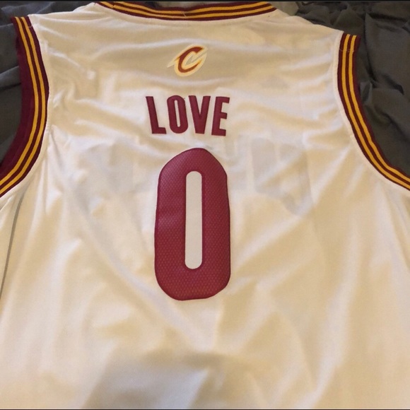 Kevin love cavs Jersey he still a cavs player - Picture 2 of 3